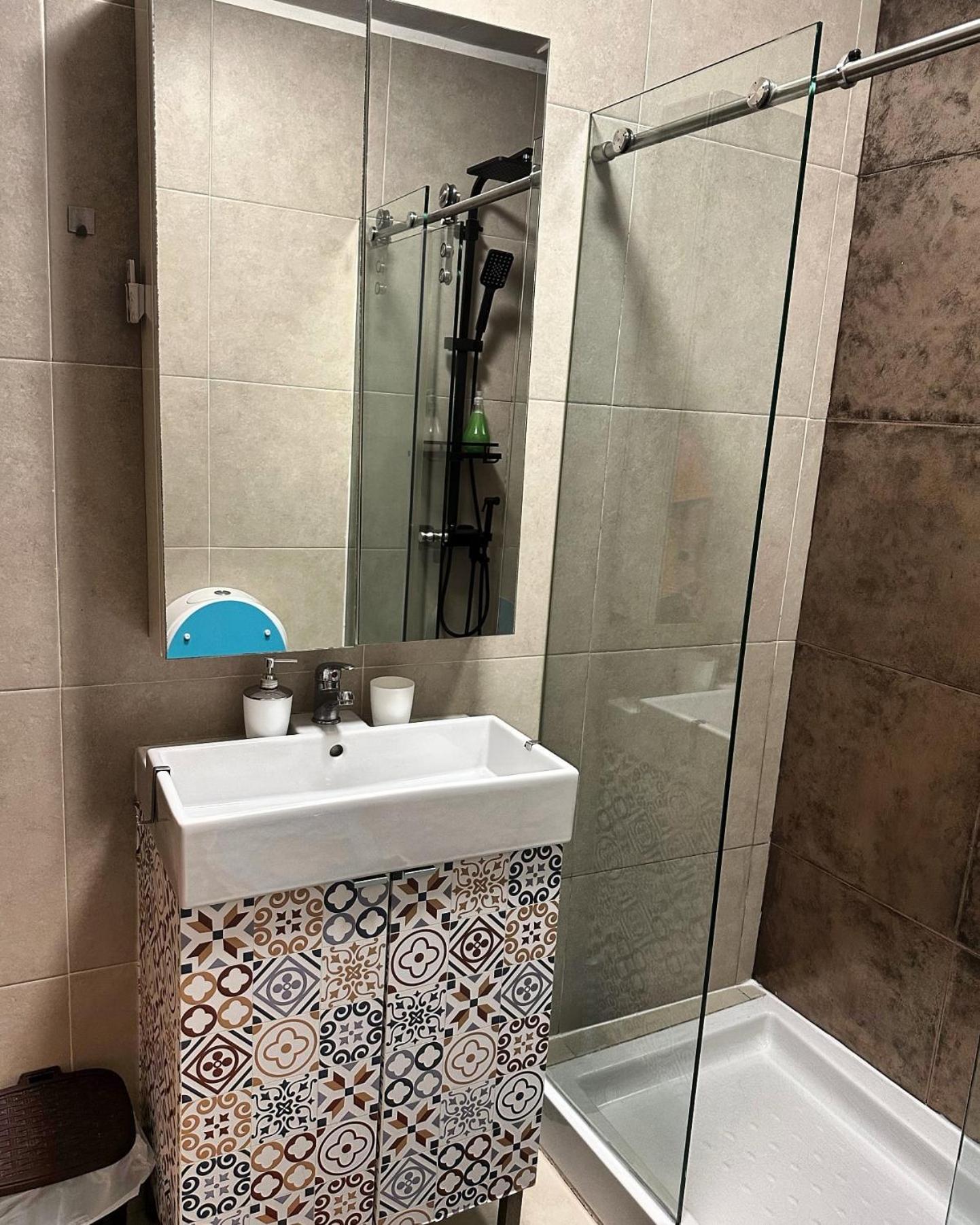 Modern Private Suite With Balcony & Bathroom - King And Queen Beds Vila Nova de Gaia Exteriör bild